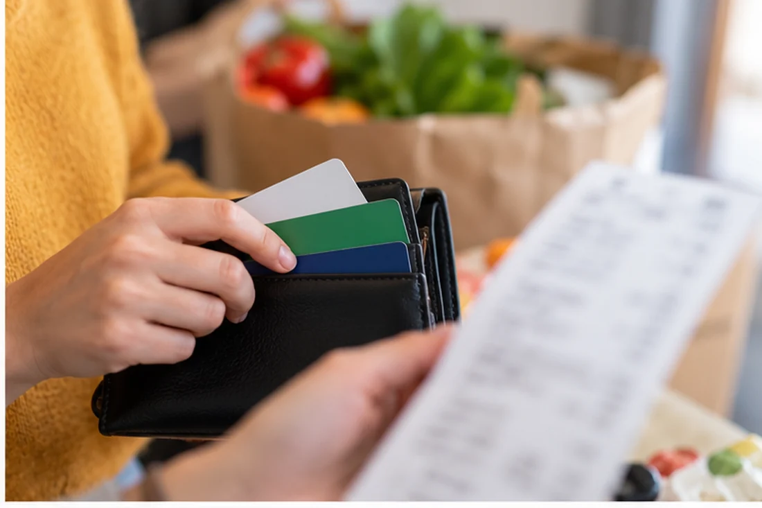 Cashback a vernostné karty bez stresu: pravidlá, ktoré dávajú zmysel aj doma